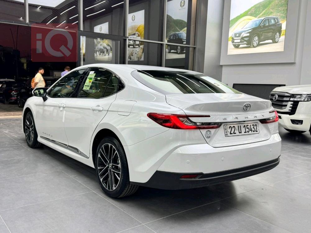 تۆیۆتا کامری